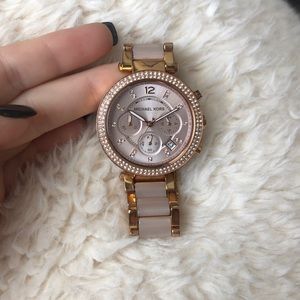 MICHAEL KORS ROSE GOLD WATCH